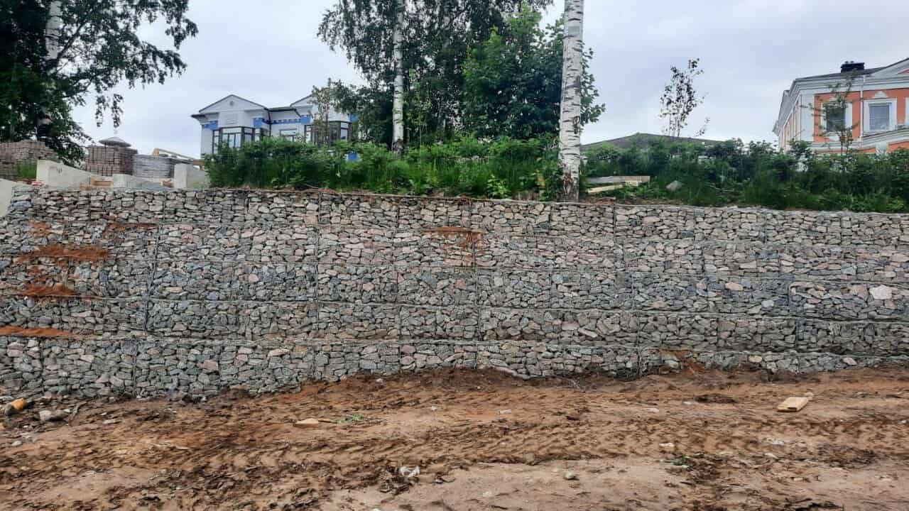 Класическа жилищна подпорна стена